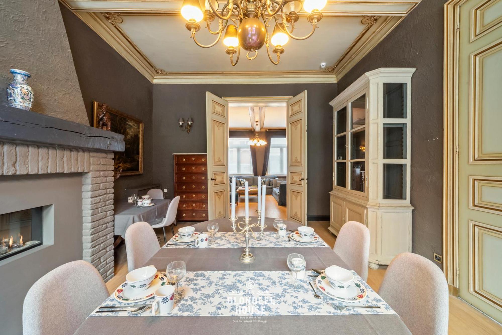 Bed & Breakfast The Blondeel House Brugge Center Екстер'єр фото