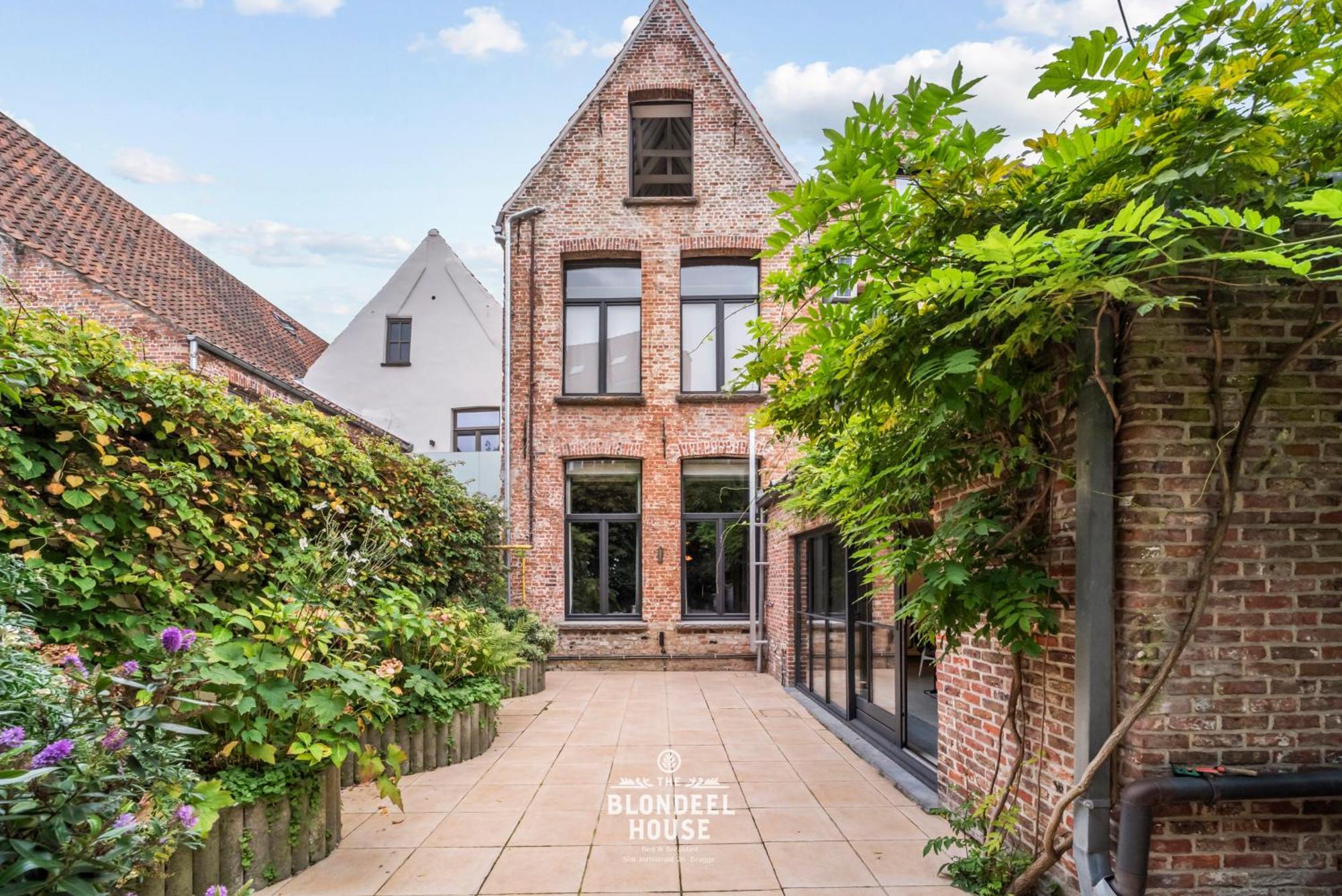 Bed & Breakfast The Blondeel House Brugge Center Екстер'єр фото